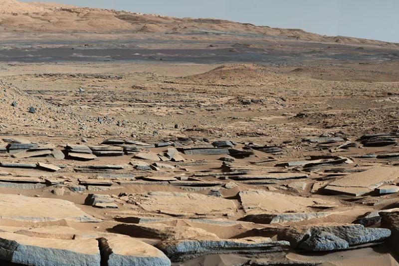 NASAs Curiosity Searches for New Clues About Mars Ancient Water