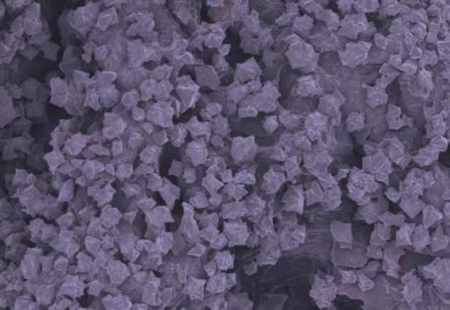 Nanomaterial-coated fabric destroys chemical warfare agents  Physics World