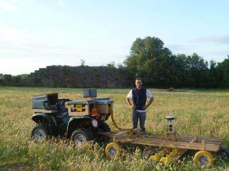 Radar reveals entire buried Roman city, mole-bot excels at digging, robot tracks flying insects - Physics World