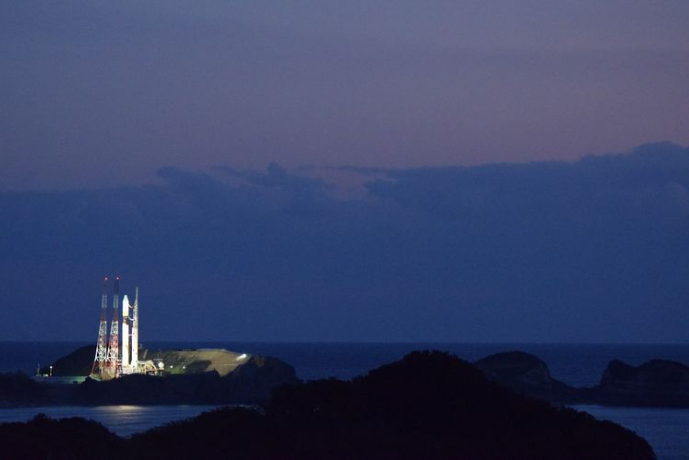 Japan launches JDRS-1 optical data relay satellite for military, civilian use