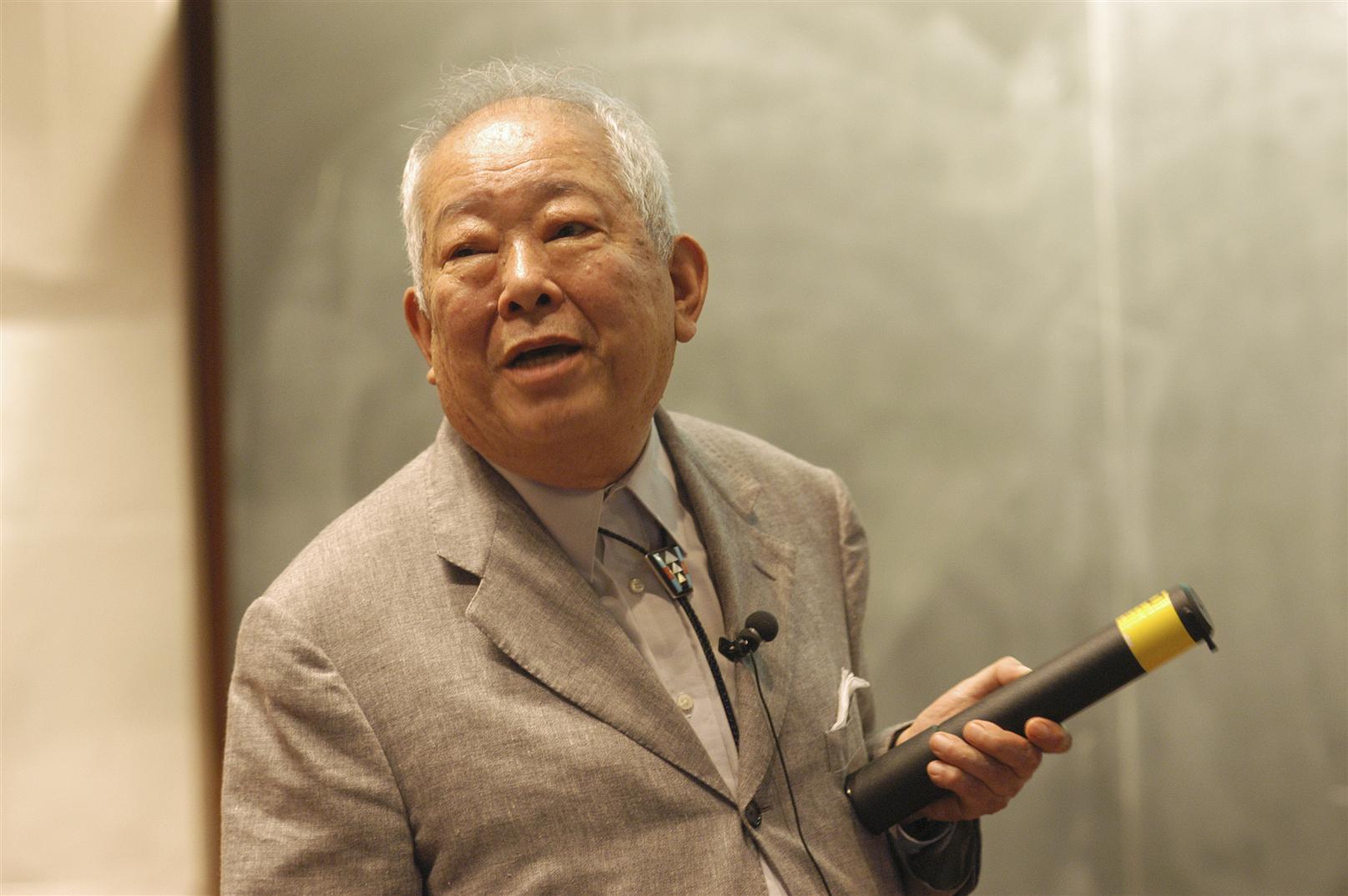 Japanese Nobel-prize-winning neutrino pioneer Masatoshi Koshiba dies aged 94 - Physics World